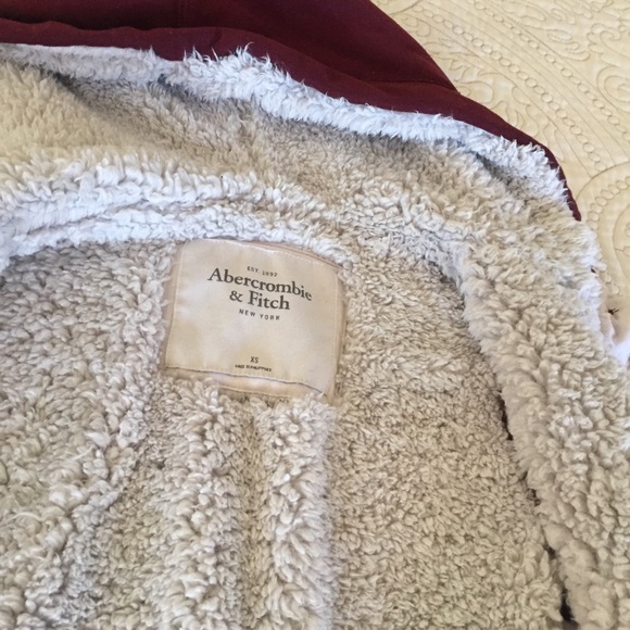 Burgundy sweater - Picture 2 of 3